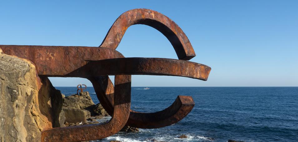 Haizearen orrazia&nbsp;(the Comb of the Wind), a collection of three sculptures by Basque artist Eduardo Chillida in Donostia-San Sebastian (Gipuzkoa)